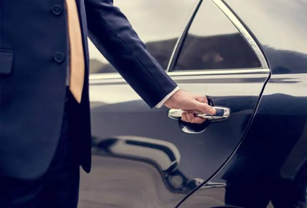 White Feather Cab Luxury Service